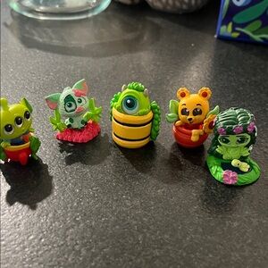 Disney Doorables In Full Bloom Playset with Pink and Green